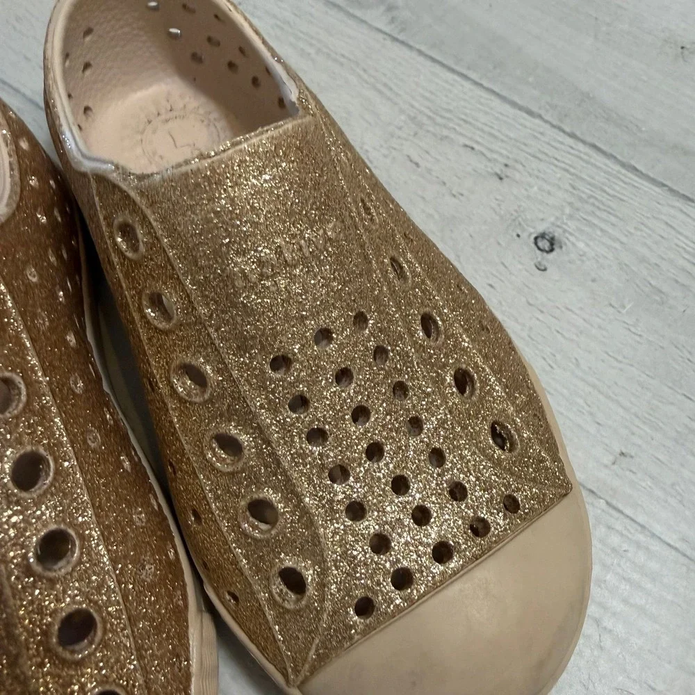 Native Jefferson girls slip on shoes gold glitter little kids‎ size 7